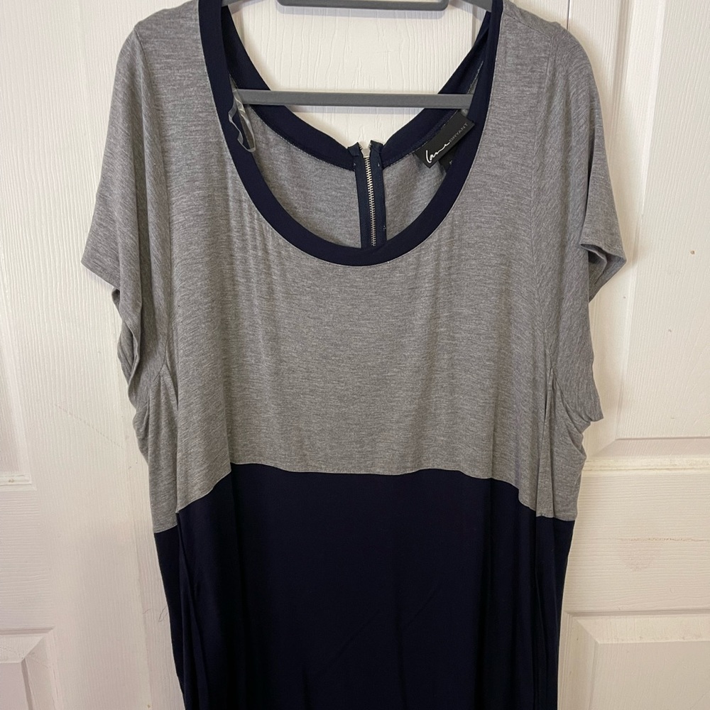 Lane Bryant Navy Blue / Gray Short sleeve side slit top
